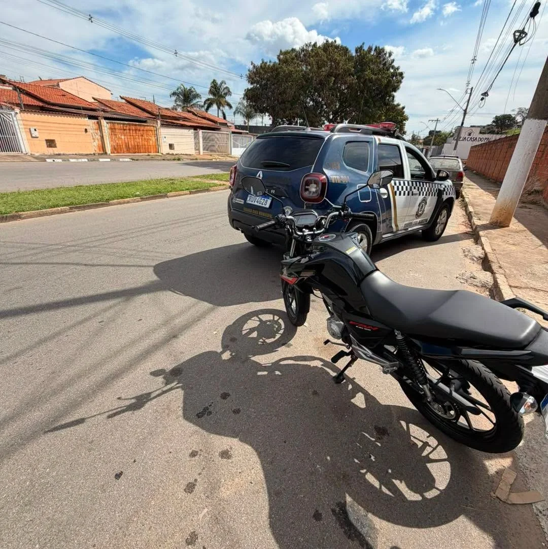Motociclista é conduzido após manobra irregular colocar estudantes em risco em Guaxupé