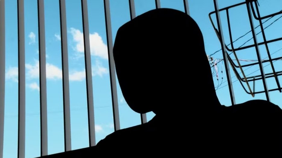 MÃE DENUNCIA AUXILIAR ESCOLAR POR @BUS0 S3XU@L CONTRA FILHO AUTISTA EM DIVINOLÂNDIA; LAUDO DO IML CONFIRMA LESÕES