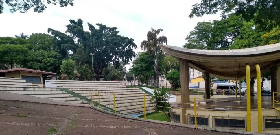 Adolescente é agredida por duas jovens em praça pública de São José do Rio Pardo